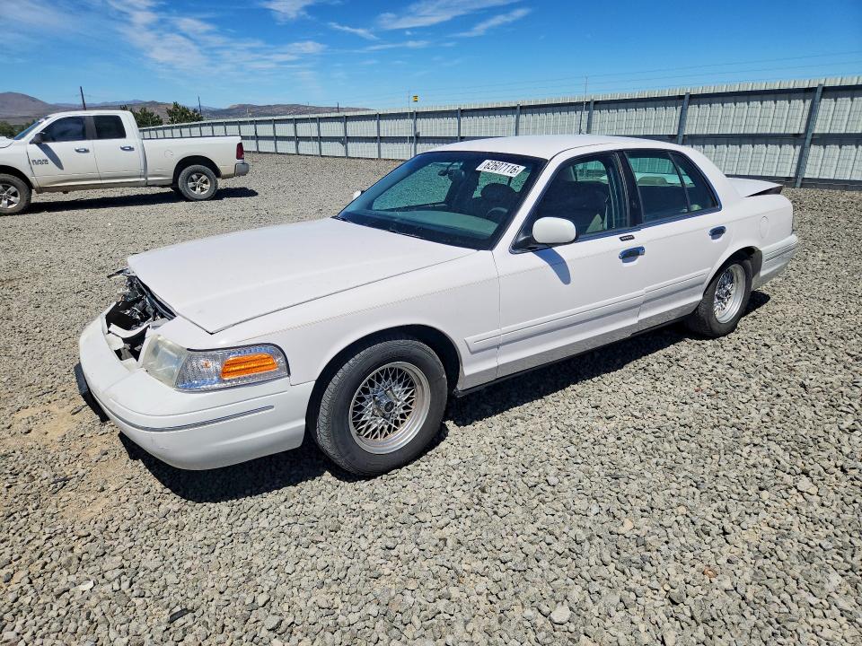 Auction sale of the 2002 Ford Crown Victoria, vin: 2FAFP74W02X152772, lot number: 62607116
