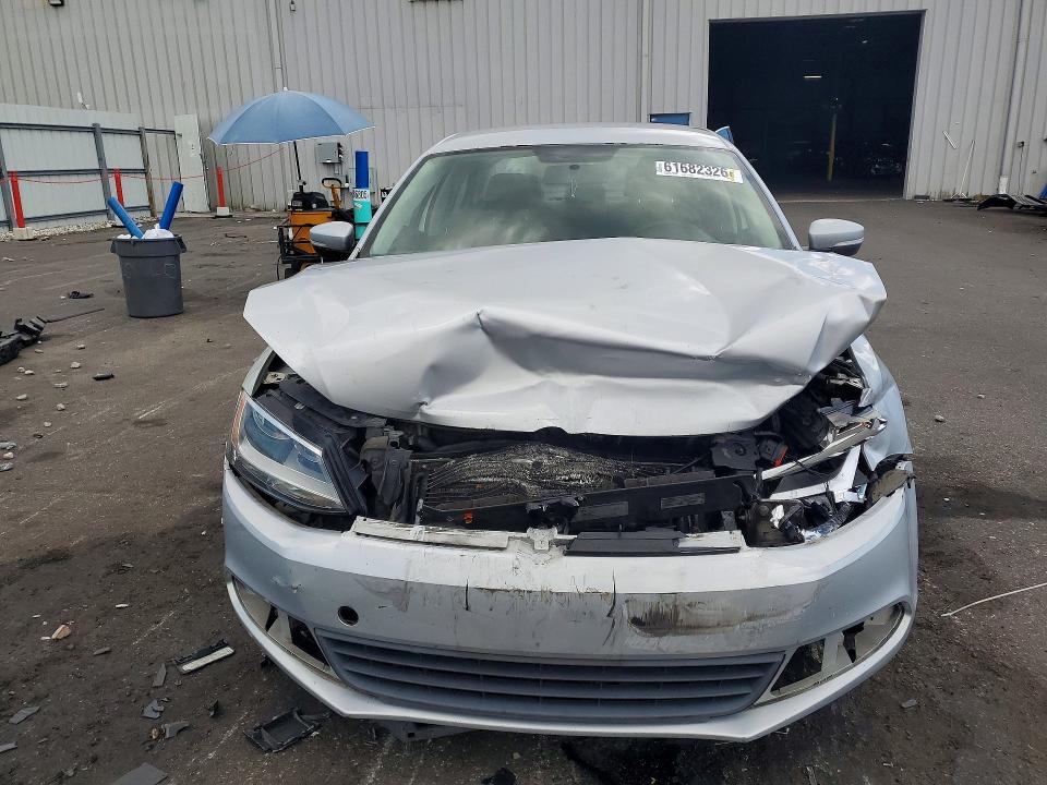 61682326 :رقم المزاد ، 3VWDP7AJ0CM381179 vin ، 2012 Volkswagen Jetta مزاد بيع