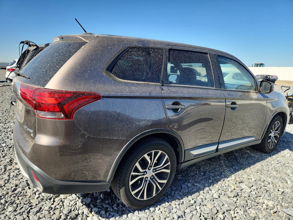 Продаж на аукціоні авто 2016 Mitsubishi Outlander, vin: JA4AD3A38GZ013372, номер лоту: 61440616
