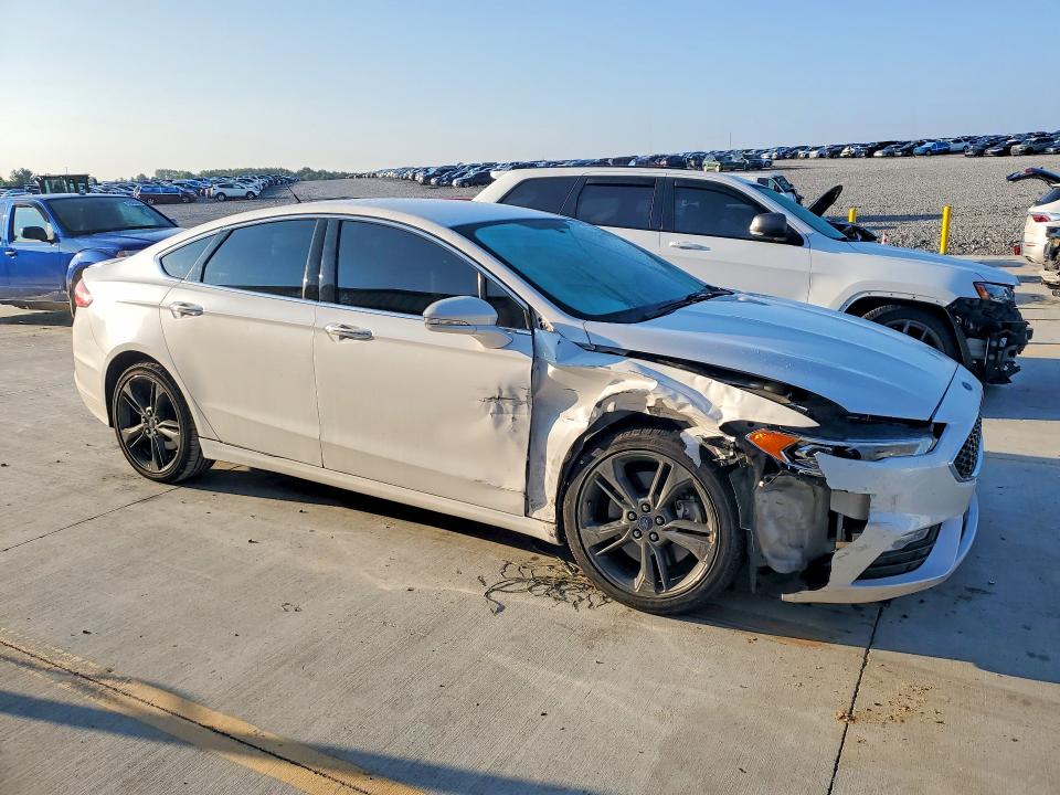 Продажа на аукционе авто 2017 Ford Fusion, vin: 3FA6P0VP9HR155773, номер лота: 62903326