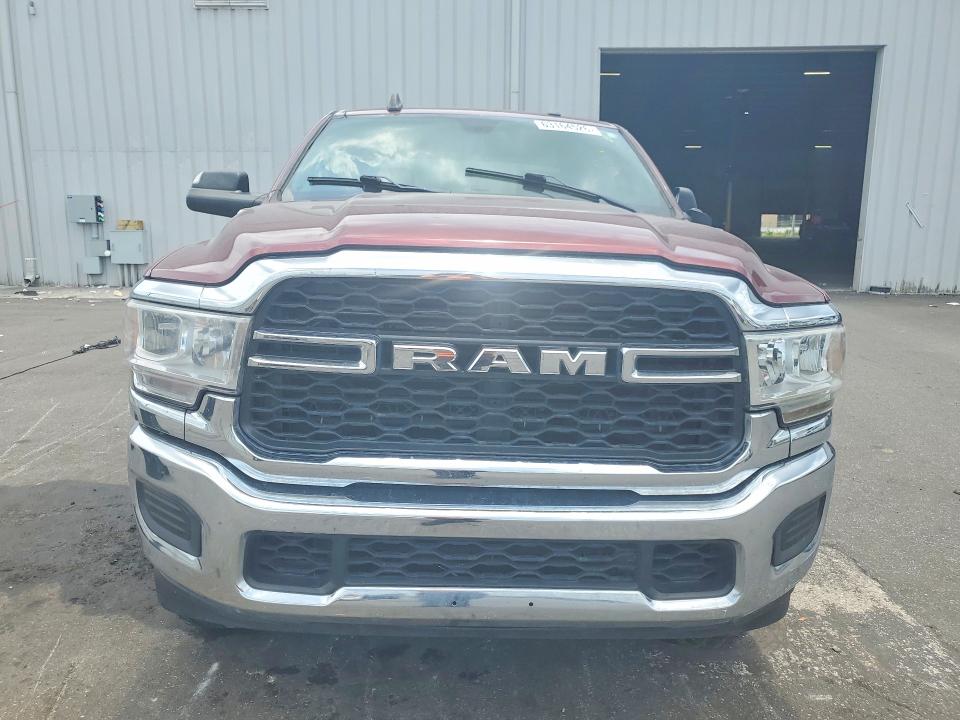 63164526 :رقم المزاد ، 3C6UR5CJ3MG622982 vin ، 2021 Ram 2500 مزاد بيع
