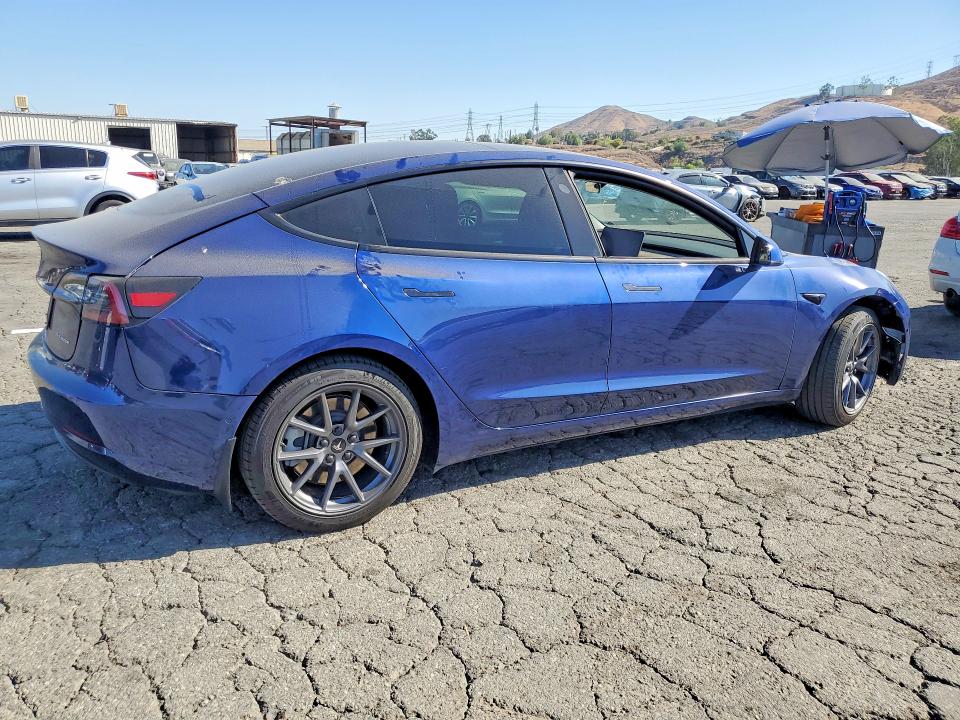 60496176 :رقم المزاد ، 5YJ3E1EBXNF221919 vin ، 2022 Tesla Model 3 مزاد بيع