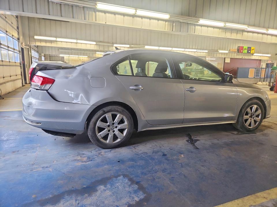 59916376 :رقم المزاد ، 3VWD17AJ1FM233080 vin ، 2015 Volkswagen Jetta مزاد بيع
