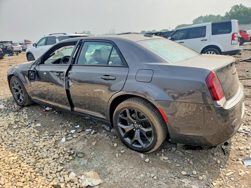 61083876 :رقم المزاد ، 2C3CCABG0PH637002 vin ، 2023 Chrysler 300 مزاد بيع