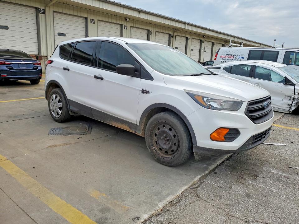 2018 Ford Escape მანქანა იყიდება აუქციონზე, vin: 1FMCU0F77JUB86180, აუქციონის ნომერი: 61866206