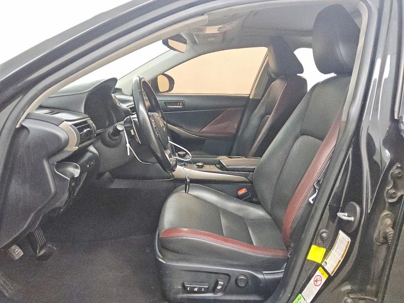 60930196 :رقم المزاد ، JTHBA1D28J5067164 vin ، 2018 Lexus Is مزاد بيع