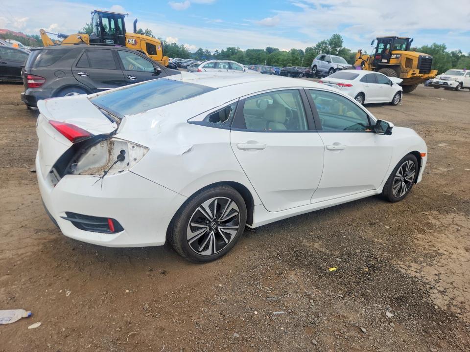 60156616 :رقم المزاد ، 19XFC1F71HE213795 vin ، 2017 Honda Civic مزاد بيع