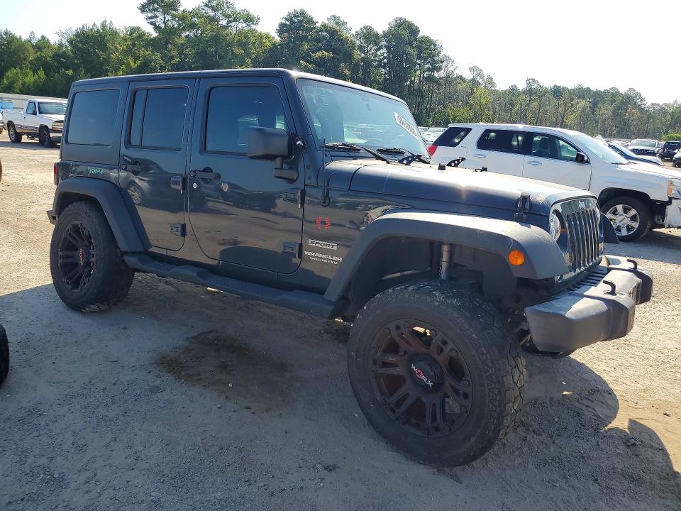 60450506 :رقم المزاد ، 1C4BJWDG1HL662468 vin ، 2017 Jeep Wrangler Unlimited مزاد بيع