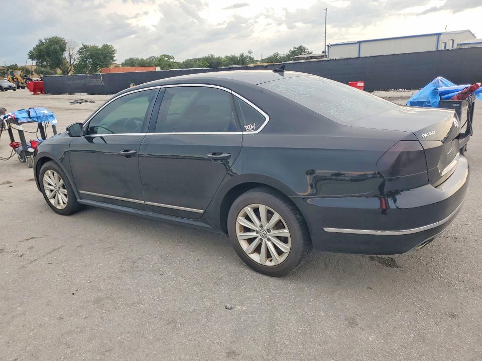 61722686 :رقم المزاد ، 1VWCH7A37DC023803 vin ، 2013 Volkswagen Passat مزاد بيع