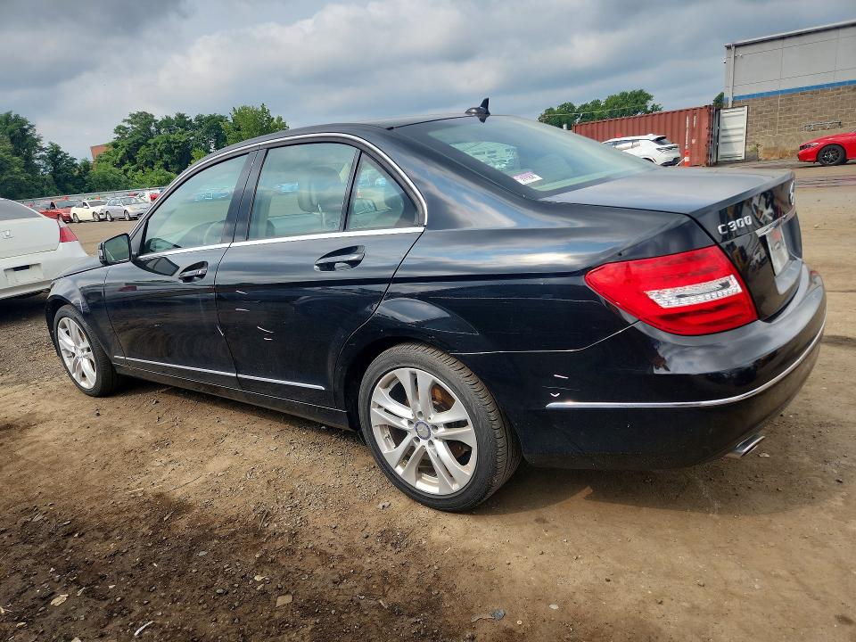 62838206 :رقم المزاد ، WDDGF8AB6ER306401 vin ، 2014 Mercedes-benz C مزاد بيع
