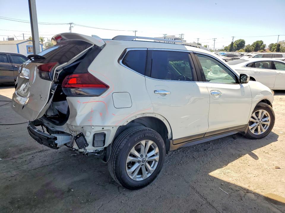 Продажа на аукционе авто 2018 Nissan Rogue, vin: 5N1AT2MT9JC818091, номер лота: 63247376