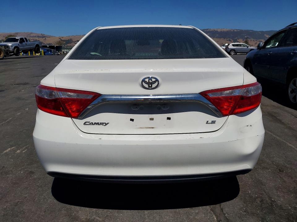 63249416 :رقم المزاد ، 4T4BF1FK3GR536256 vin ، 2016 Toyota Camry مزاد بيع