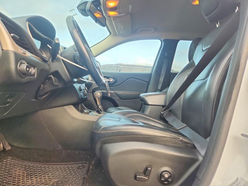 62907926 :رقم المزاد ، 1C4PJMCS5FW588855 vin ، 2015 Jeep Cherokee مزاد بيع