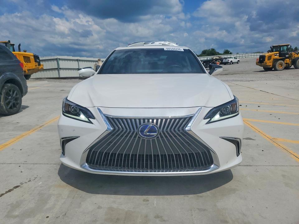 60556226 :رقم المزاد ، 58AD21B18LU006590 vin ، 2020 Lexus Es مزاد بيع