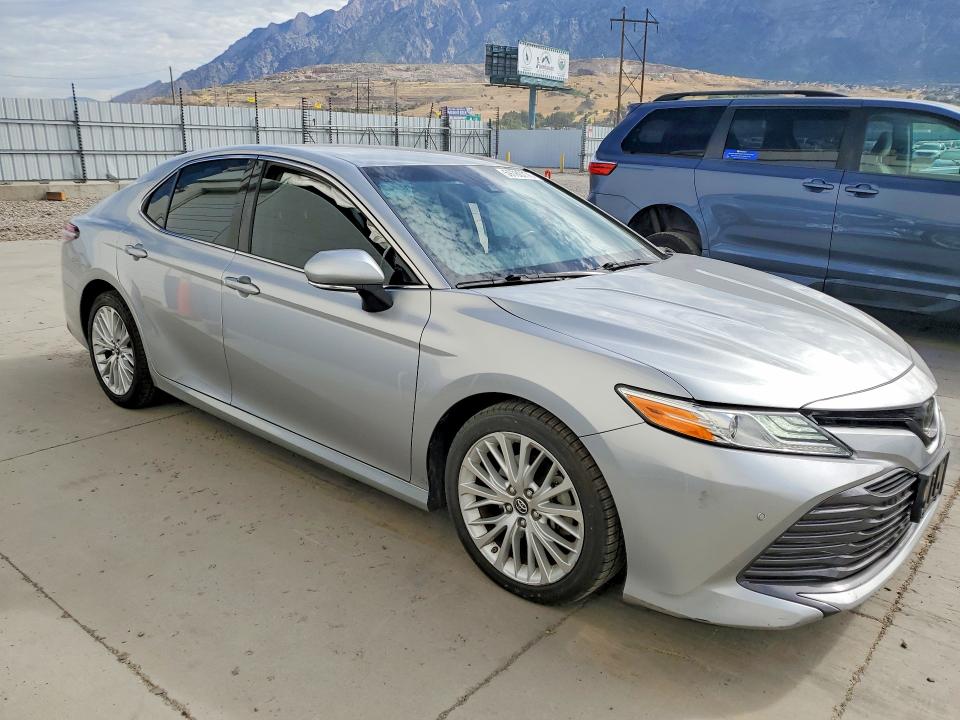 2018 Toyota Camry მანქანა იყიდება აუქციონზე, vin: 4T1B11HK0JU022555, აუქციონის ნომერი: 59780776
