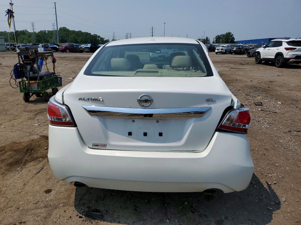 2015 Nissan Altima მანქანა იყიდება აუქციონზე, vin: 1N4AL3AP8FN400740, აუქციონის ნომერი: 60795096