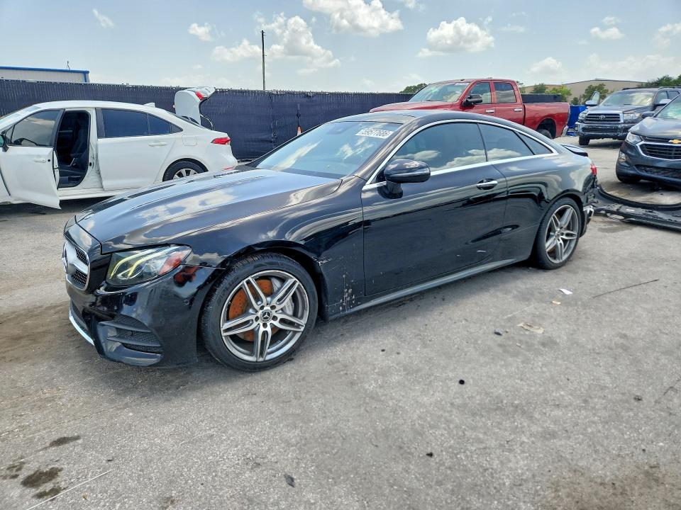 59577686 :رقم المزاد ، WDD1J6FB1JF053971 vin ، 2018 Mercedes-benz E مزاد بيع
