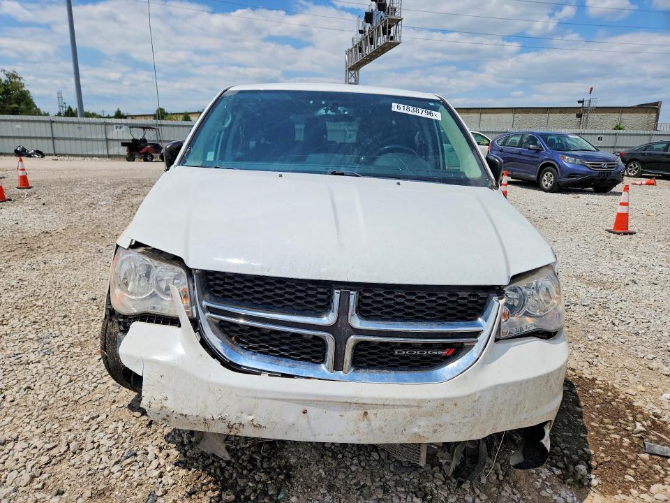 61838796 :رقم المزاد ، 2C4RDGBG4HR694532 vin ، 2017 Dodge Grand Caravan مزاد بيع