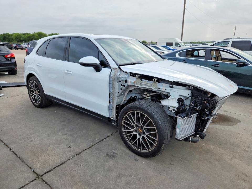 60800536 :رقم المزاد ، WP1AA2AYXNDA05917 vin ، 2022 Porsche Cayenne مزاد بيع