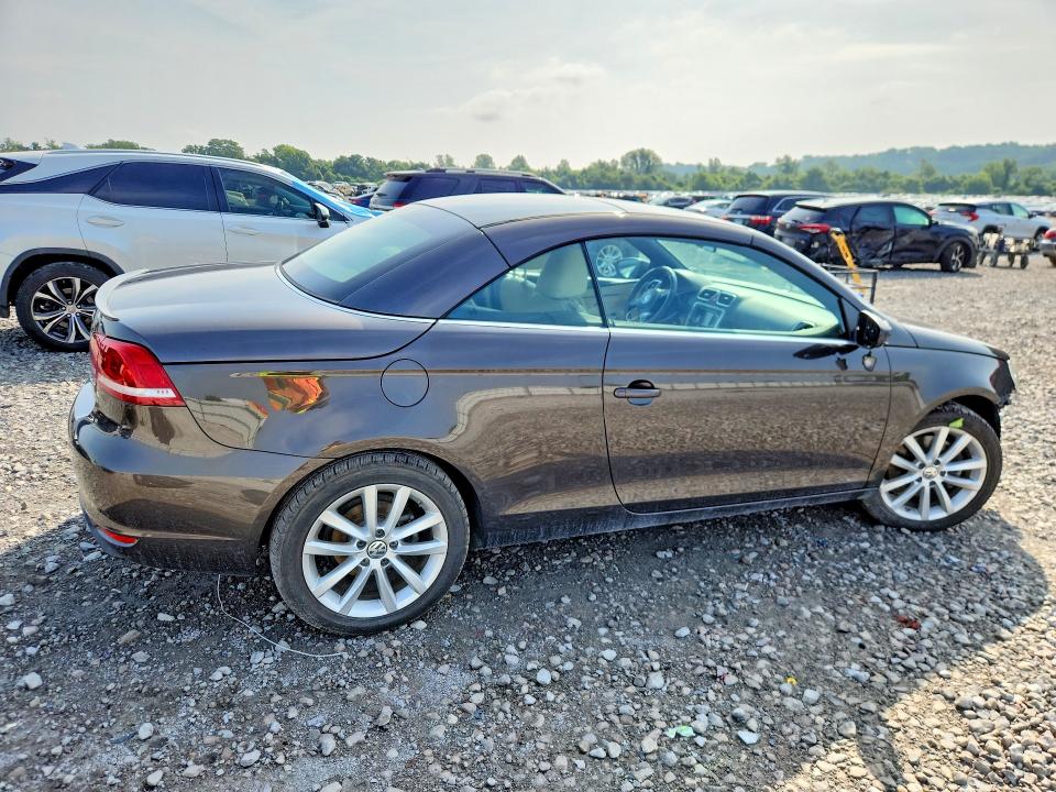 59291046 :رقم المزاد ، WVWBW8AH4FV000136 vin ، 2015 Volkswagen Eos مزاد بيع