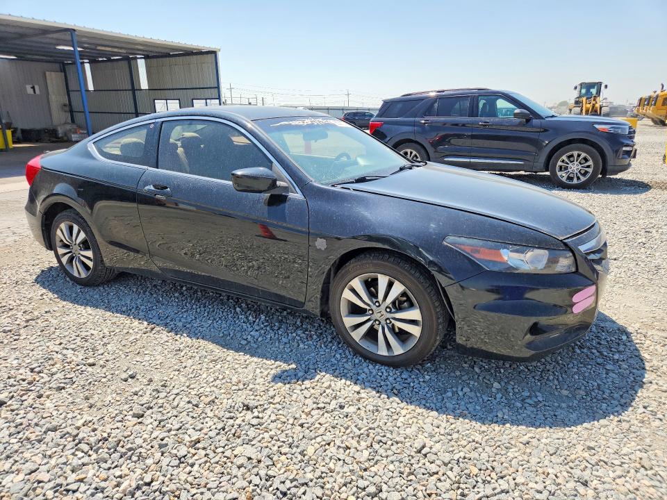 62097776 :رقم المزاد ، 1HGCS1B32BA005803 vin ، 2011 Honda Accord مزاد بيع