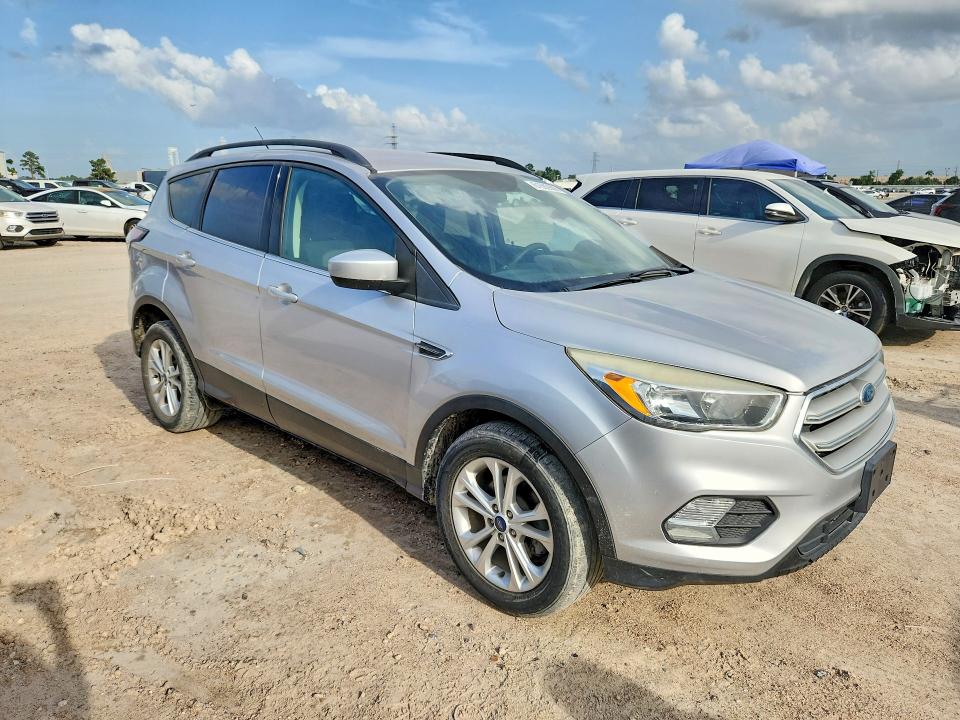 61682906 :رقم المزاد ، 1FMCU0GD2JUB29289 vin ، 2018 Ford Escape مزاد بيع