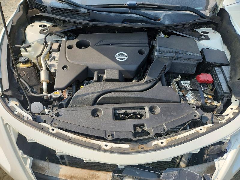 2015 Nissan Altima მანქანა იყიდება აუქციონზე, vin: 1N4AL3AP8FC215003, აუქციონის ნომერი: 62430356