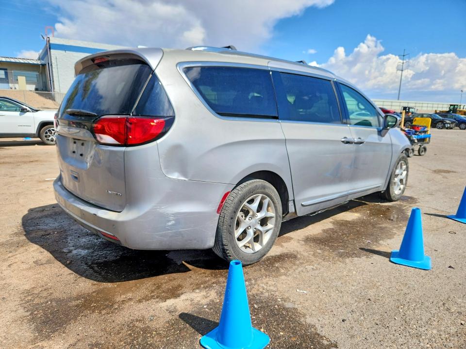 Продажа на аукционе авто 2018 Chrysler Pacifica, vin: 2C4RC1GG4JR272145, номер лота: 61032276