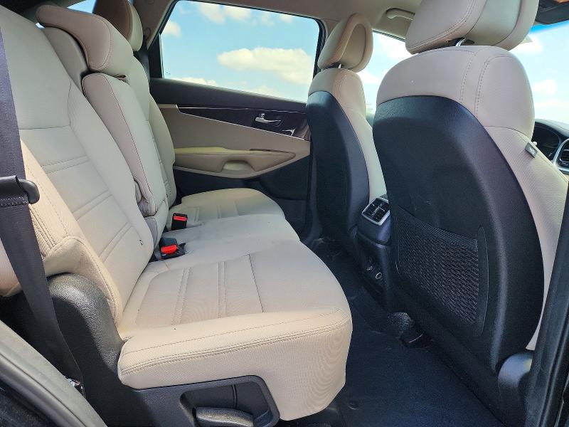 61492696 :رقم المزاد ، 5XYPG4A37GG121073 vin ، 2016 Kia Sorento مزاد بيع