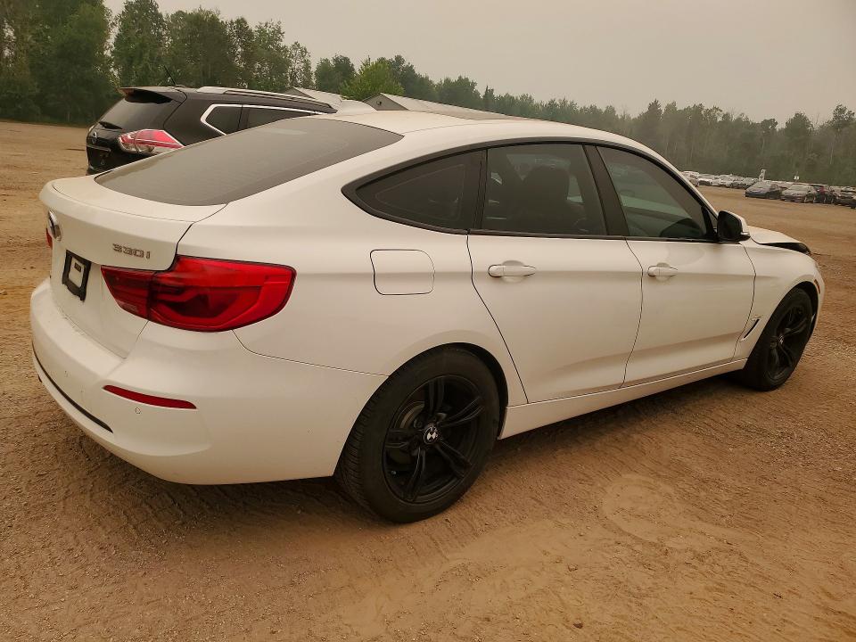 60807706 :رقم المزاد ، WBA8Z9C38HG827019 vin ، 2017 Bmw 330 مزاد بيع