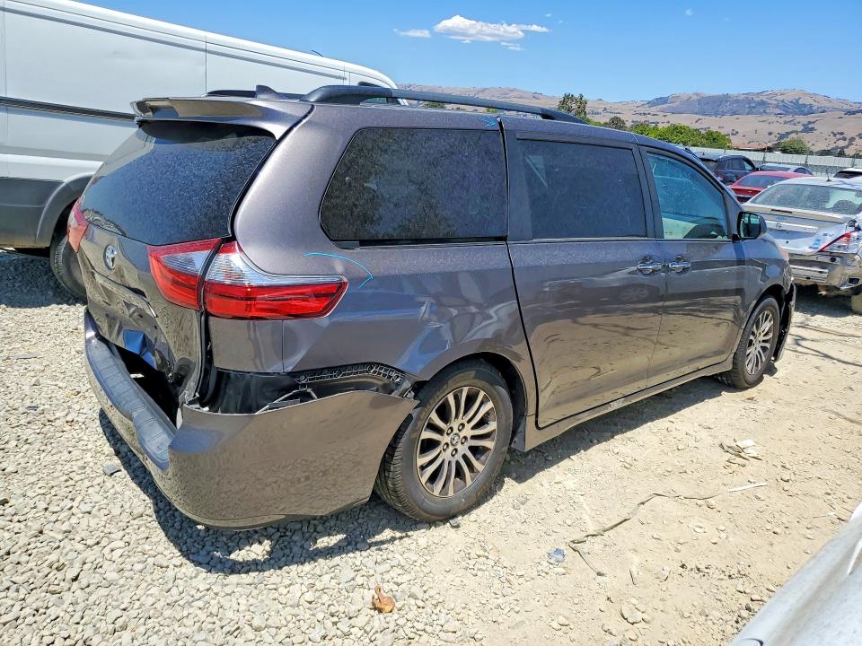 60985696 :رقم المزاد ، 5TDYZ3DC3LS069961 vin ، 2020 Toyota Sienna مزاد بيع