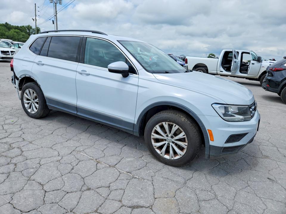 Продажа на аукционе авто 2018 Volkswagen Tiguan, vin: 3VV3B7AX4JM104681, номер лота: 61017756