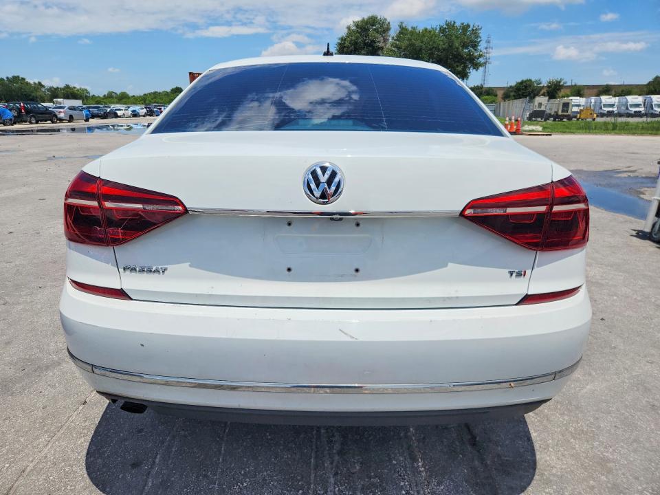 Продажа на аукционе авто 2017 Volkswagen Passat, vin: 1VWAT7A33HC002703, номер лота: 60312896