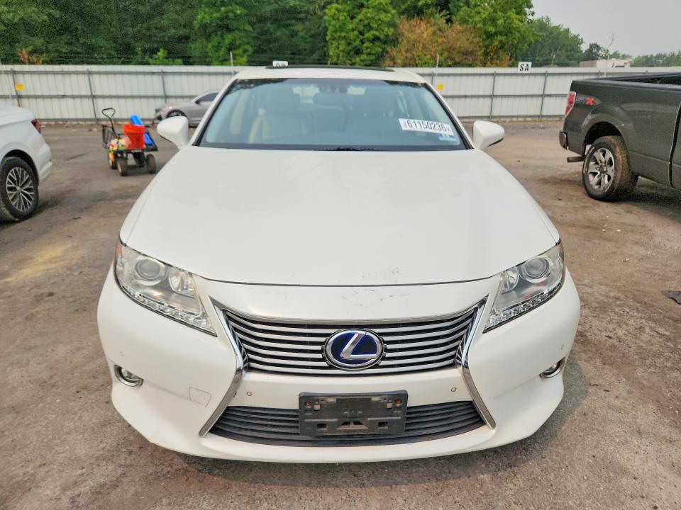 61150236 :رقم المزاد ، JTHBW1GG5F2080763 vin ، 2015 Lexus Es مزاد بيع