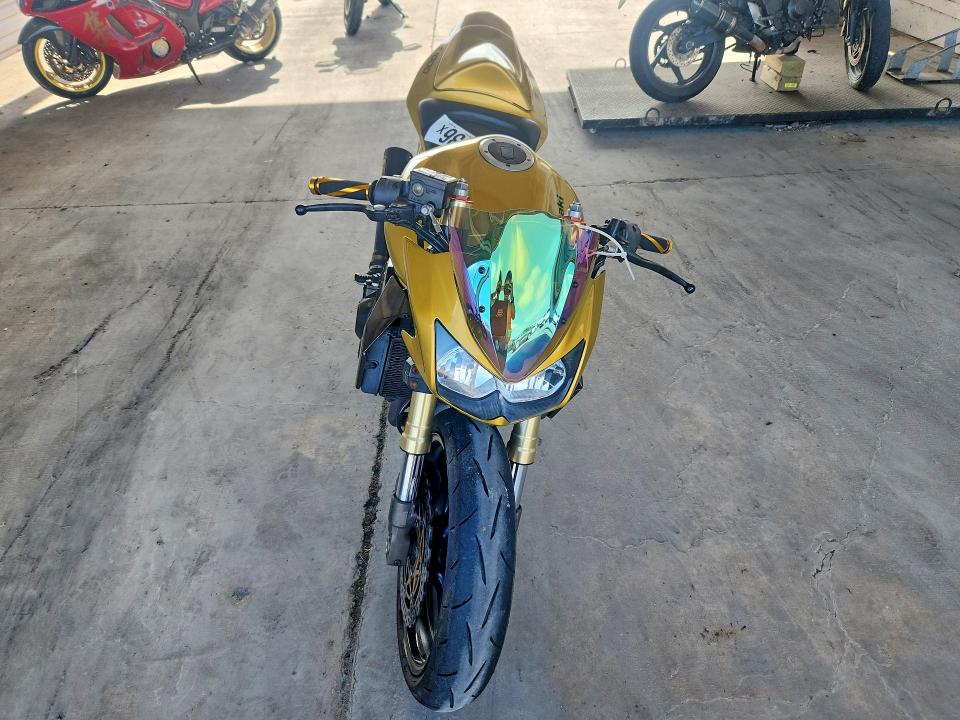61421336 :رقم المزاد ، JKAZRCA143A011419 vin ، 2003 Kawasaki Zr1000 مزاد بيع