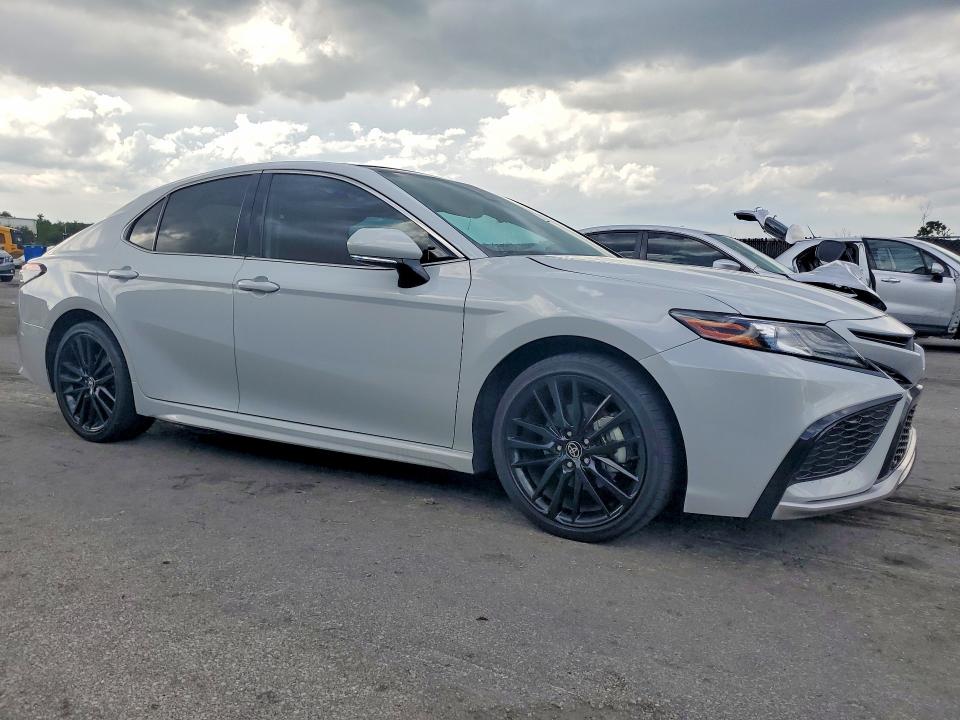 59820806 :رقم المزاد ، 4T1K61AK5RU229143 vin ، 2024 Toyota Camry مزاد بيع