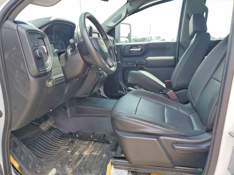 61953766 :رقم المزاد ، 1GB4WREY3MF285352 vin ، 2021 Chevrolet Silverado مزاد بيع