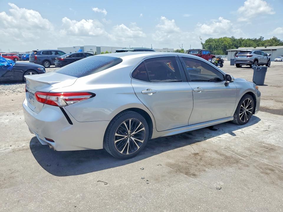 Продажа на аукционе авто 2018 Toyota Camry, vin: 4T1B11HK9JU137266, номер лота: 61112346