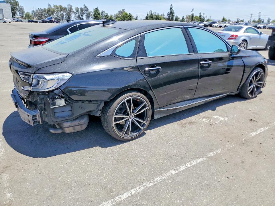 62676596 :رقم المزاد ، 1HGCV2F91MA010733 vin ، 2021 Honda Accord مزاد بيع