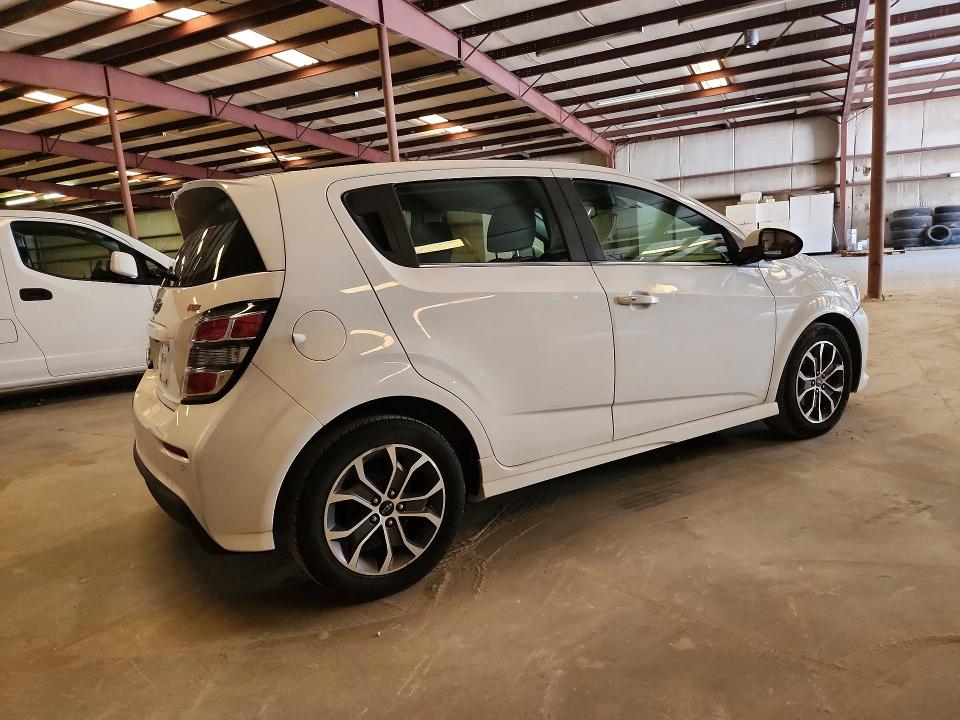 61574076 :رقم المزاد ، 1G1JD6SBXK4128101 vin ، 2019 Chevrolet Sonic مزاد بيع