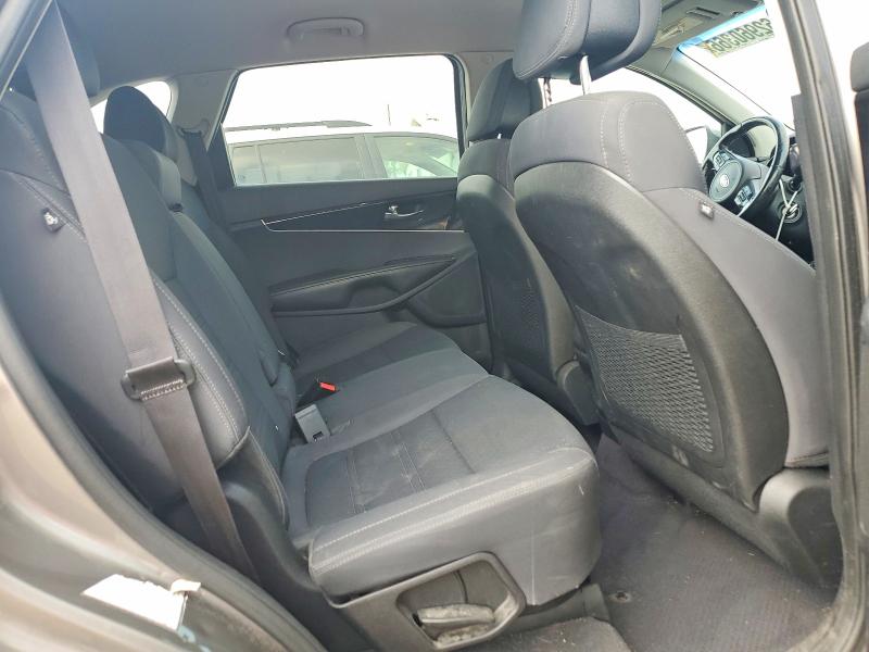 62960366 :رقم المزاد ، 5XYPGDA30GG060567 vin ، 2016 Kia Sorento مزاد بيع