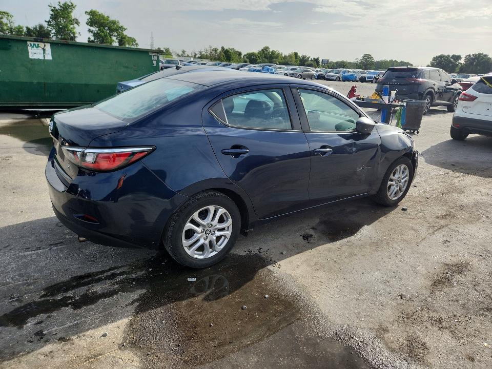 60937176 :رقم المزاد ، 3MYDLBYV6HY193777 vin ، 2017 Toyota Yaris مزاد بيع