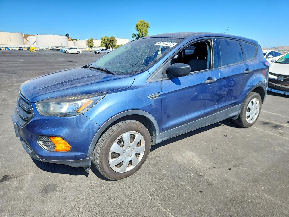2018 Ford Escape მანქანა იყიდება აუქციონზე, vin: 1FMCU0F73JUB14523, აუქციონის ნომერი: 62645976