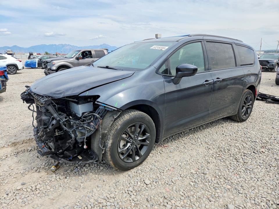 Auction sale of the 2020 Chrysler Pacifica, vin: 2C4RC3BG4LR282745, lot number: 63249306