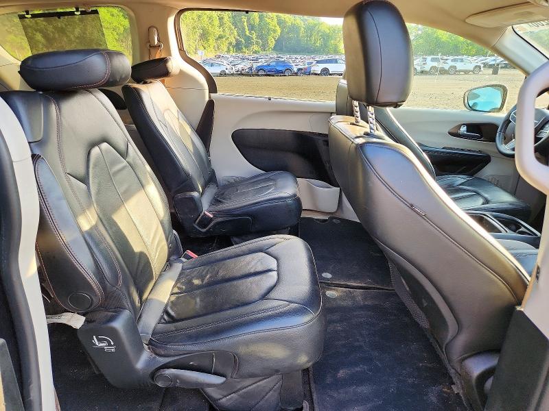 58603206 :رقم المزاد ، 2C4RC1BG4HR821196 vin ، 2017 Chrysler Pacifica مزاد بيع