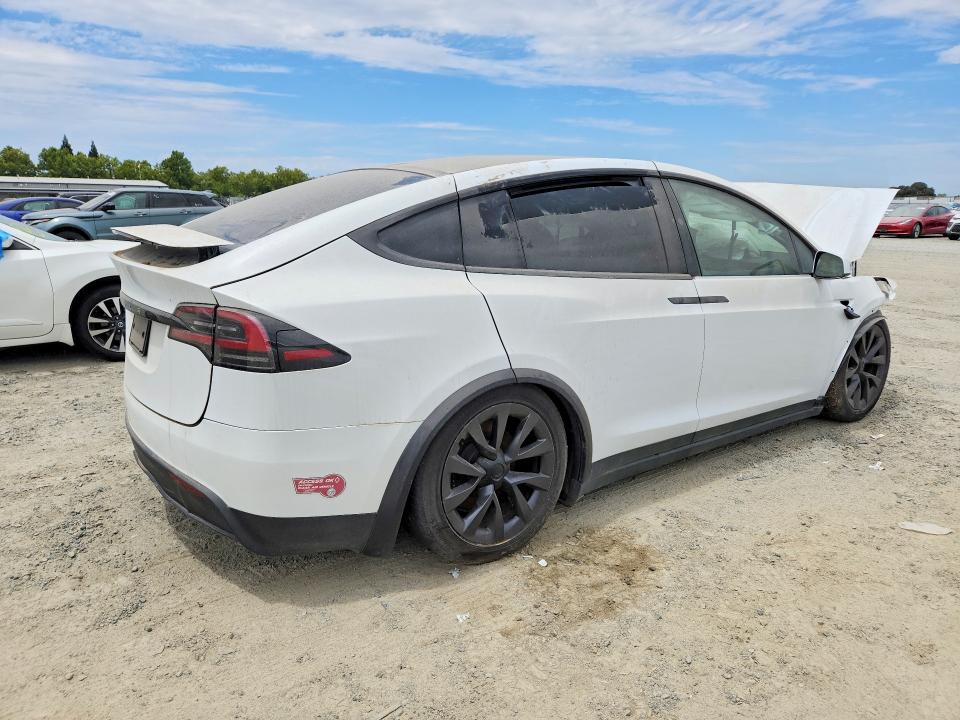 60666086 :رقم المزاد ، 7SAXCBE58RF440202 vin ، 2024 Tesla Model X مزاد بيع