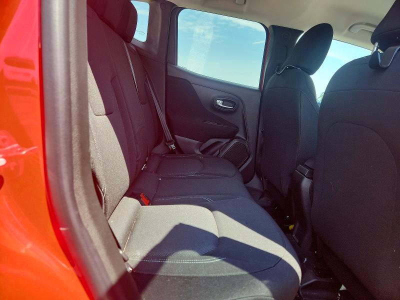 61735686 :رقم المزاد ، ZACNJDAB4MPN13842 vin ، 2021 Jeep Renegade مزاد بيع