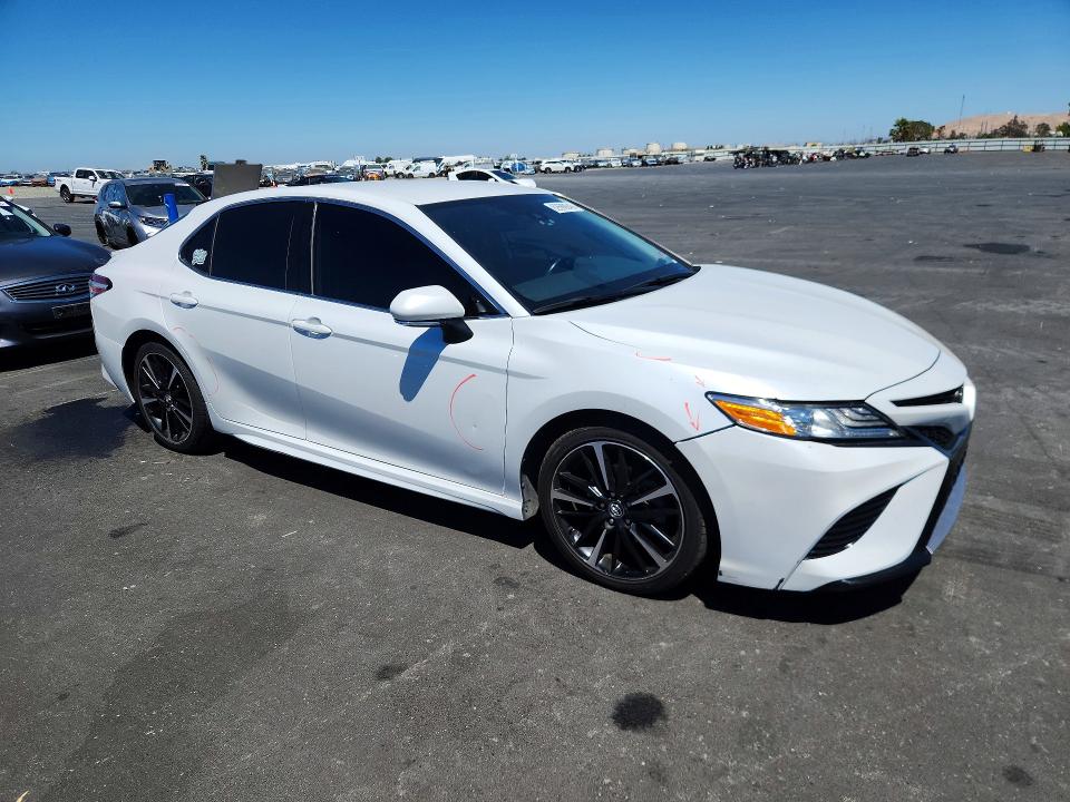 62688646 :رقم المزاد ، 4T1K61AK1LU914134 vin ، 2020 Toyota Camry مزاد بيع
