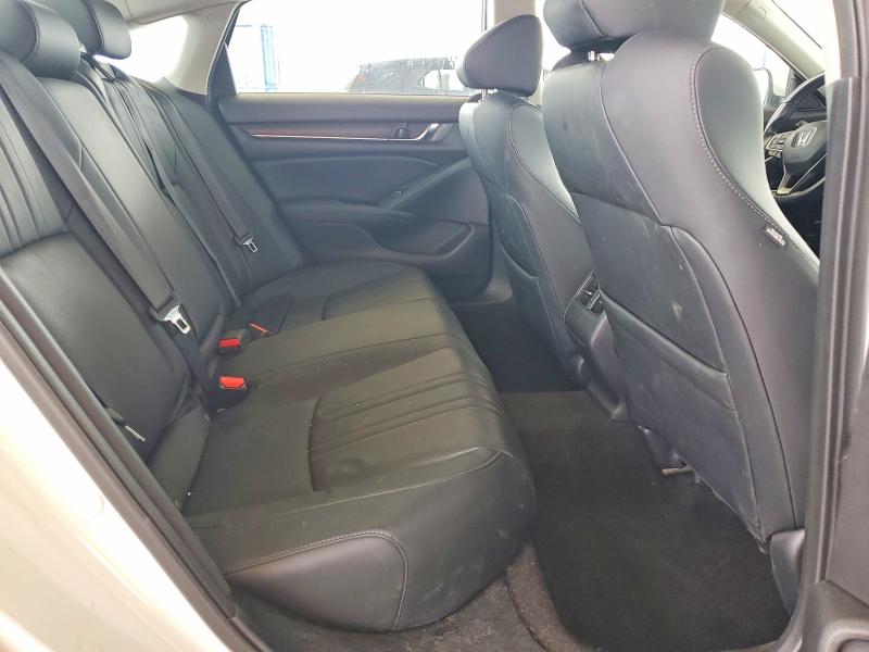 60785546 :رقم المزاد ، 1HGCV1F53JA075408 vin ، 2018 Honda Accord مزاد بيع