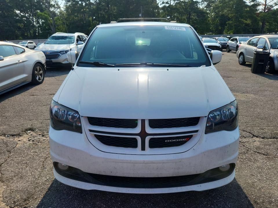 60812746 :رقم المزاد ، 2C4RDGEG8HR842290 vin ، 2017 Dodge Grand Caravan مزاد بيع